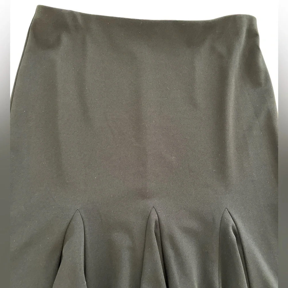 NYCC Women's Skirt Elastic Waist Small Ruffled Bottom